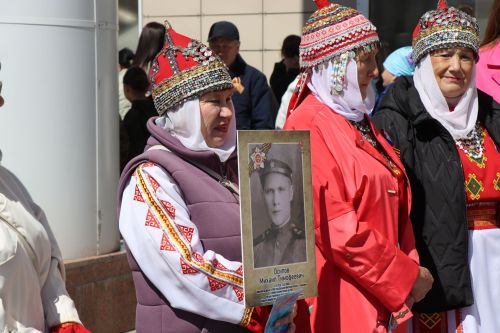 «Народный хор Победы» в Нурлате: сотни голосов исполнили главные песни весны 1945 года