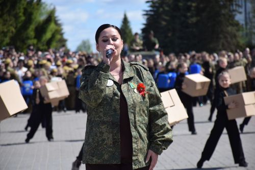 В Нурлате прошел Парад Победы: подвигу героев и память, и слава