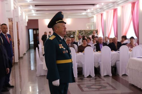В Нурлате прошла торжественная встреча с участниками СВО и семьями героев в честь Дня Победы