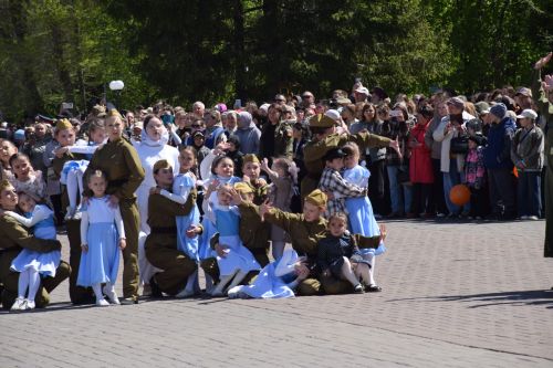 В Нурлате прошел Парад Победы: подвигу героев и память, и слава