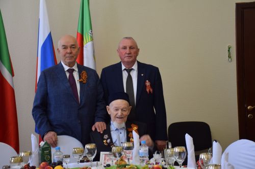 В Нурлате чествовали ветерана Великой Отечественной войны Каима Самигуллина