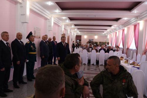 В Нурлате прошла торжественная встреча с участниками СВО и семьями героев в честь Дня Победы