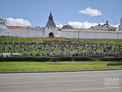 В Казани на площади Тысячелетия прошёл парад в честь 81-й годовщины Победы
