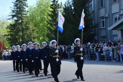 В Нурлате прошел Парад Победы: подвигу героев и память, и слава