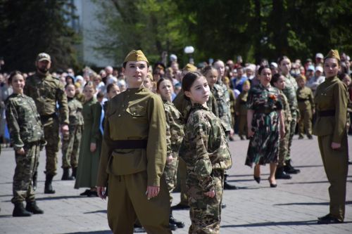 В Нурлате прошел Парад Победы: подвигу героев и память, и слава