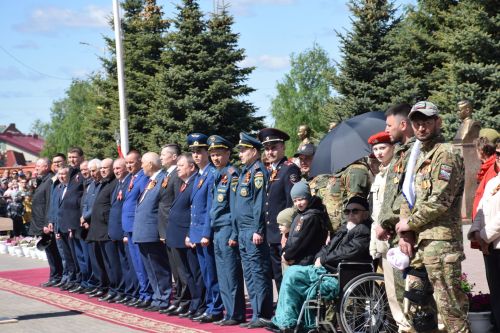 В Нурлате прошел Парад Победы: подвигу героев и память, и слава