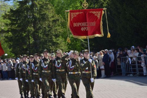 В Нурлате прошел Парад Победы: подвигу героев и память, и слава