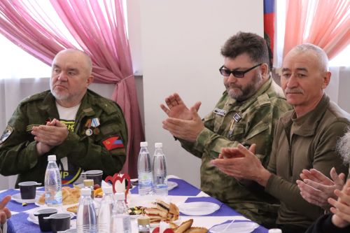 В Нурлате прошла торжественная встреча с участниками СВО и семьями героев в честь Дня Победы