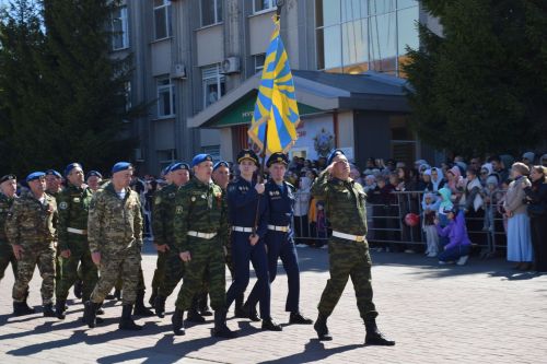 В Нурлате прошел Парад Победы: подвигу героев и память, и слава