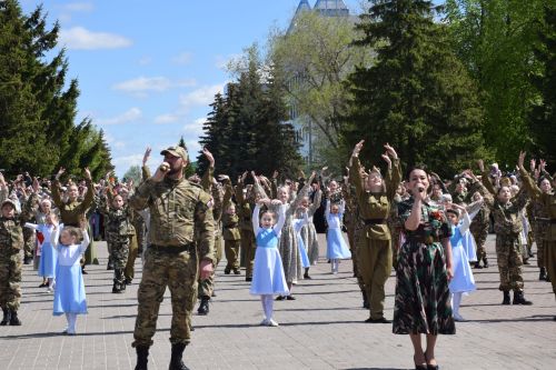 В Нурлате прошел Парад Победы: подвигу героев и память, и слава