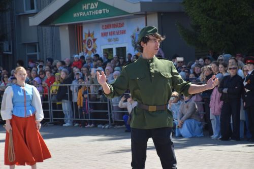 В Нурлате прошел Парад Победы: подвигу героев и память, и слава
