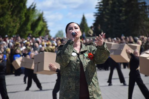 В Нурлате прошел Парад Победы: подвигу героев и память, и слава
