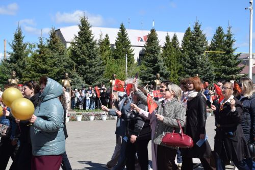 В Нурлате прошел Парад Победы: подвигу героев и память, и слава