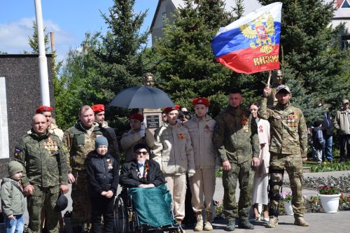 В Нурлате прошел Парад Победы: подвигу героев и память, и слава