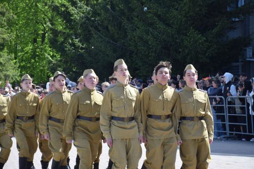 В Нурлате прошел Парад Победы: подвигу героев и память, и слава