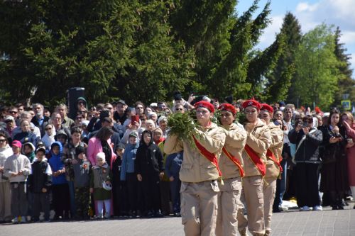В Нурлате прошел Парад Победы: подвигу героев и память, и слава