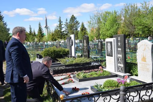 В День Победы в Нурлате почтили память ветеранов, внесших вклад в развитие района