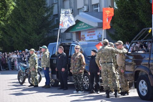 В Нурлате прошел Парад Победы: подвигу героев и память, и слава