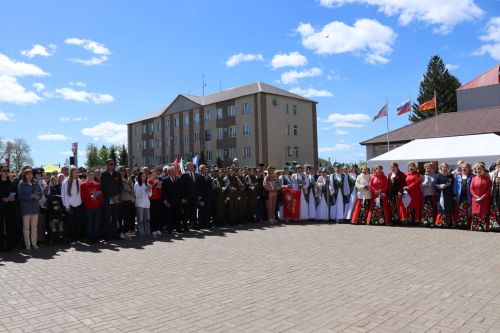 «Народный хор Победы» в Нурлате: сотни голосов исполнили главные песни весны 1945 года