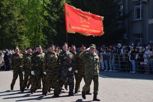 В Нурлате прошел Парад Победы: подвигу героев и память, и слава