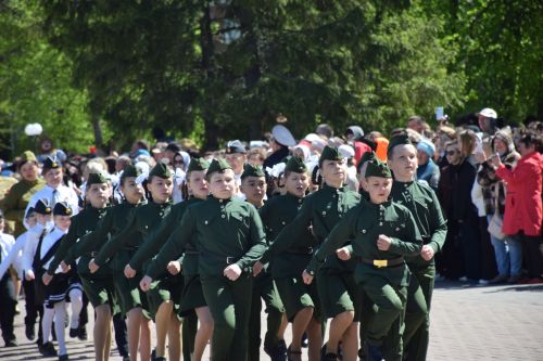 В Нурлате прошел Парад Победы: подвигу героев и память, и слава