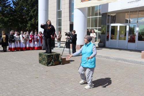 «Народный хор Победы» в Нурлате: сотни голосов исполнили главные песни весны 1945 года