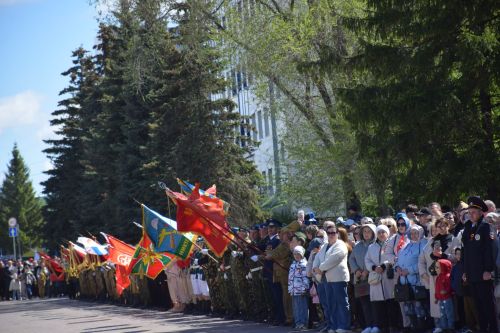 В Нурлате прошел Парад Победы: подвигу героев и память, и слава