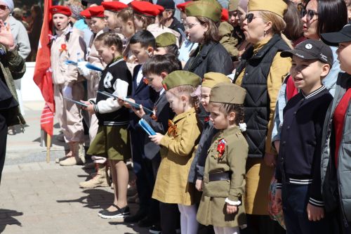 «Народный хор Победы» в Нурлате: сотни голосов исполнили главные песни весны 1945 года
