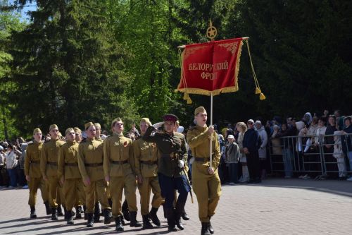 В Нурлате прошел Парад Победы: подвигу героев и память, и слава