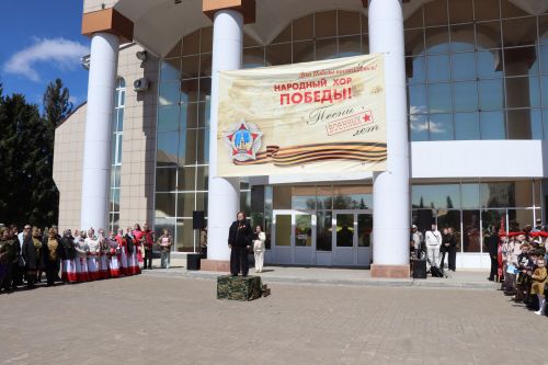 «Народный хор Победы» в Нурлате: сотни голосов исполнили главные песни весны 1945 года