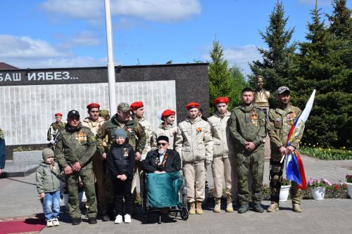 В Нурлате прошел Парад Победы: подвигу героев и память, и слава
