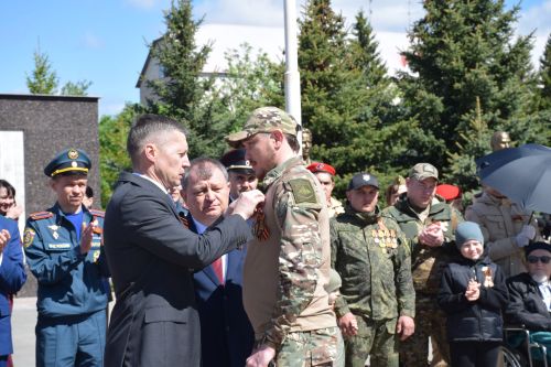 В Нурлате прошел Парад Победы: подвигу героев и память, и слава