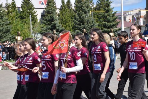 В Нурлате прошел Парад Победы: подвигу героев и память, и слава