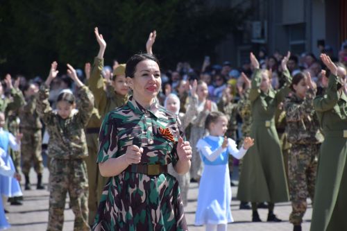 В Нурлате прошел Парад Победы: подвигу героев и память, и слава