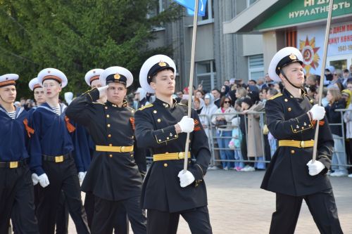 В Нурлате прошел Парад Победы: подвигу героев и память, и слава