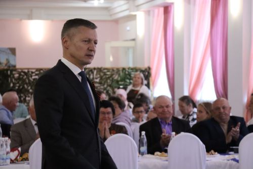 В Нурлате прошла торжественная встреча с участниками СВО и семьями героев в честь Дня Победы