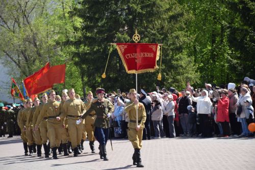В Нурлате прошел Парад Победы: подвигу героев и память, и слава