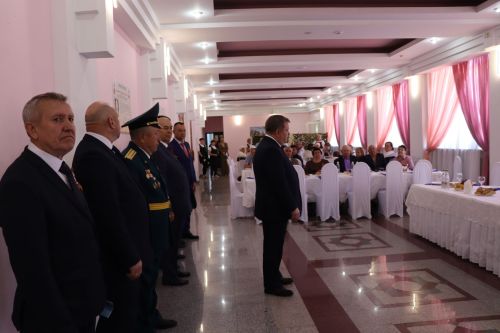 В Нурлате прошла торжественная встреча с участниками СВО и семьями героев в честь Дня Победы