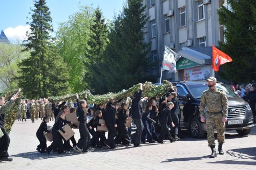В Нурлате прошел Парад Победы: подвигу героев и память, и слава