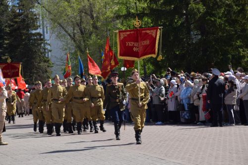 В Нурлате прошел Парад Победы: подвигу героев и память, и слава
