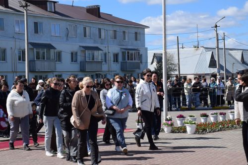 В День Победы нурлатцы возложили цветы к памятнику воину-освободителю