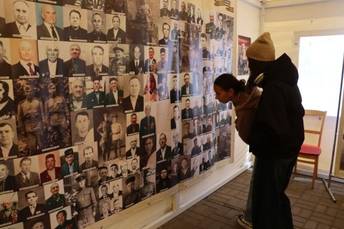 «Паровоз Победы» и лица героев: как в Нурлате отметили 9 Мая на центральной площади