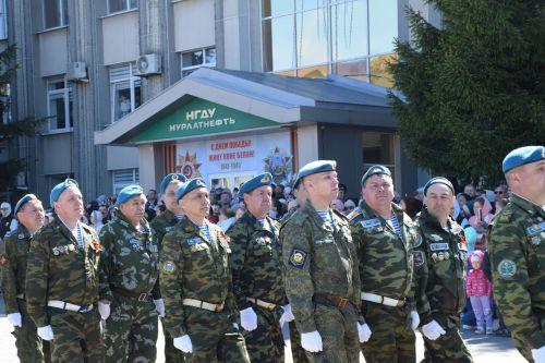 В Нурлате прошел Парад Победы: подвигу героев и память, и слава