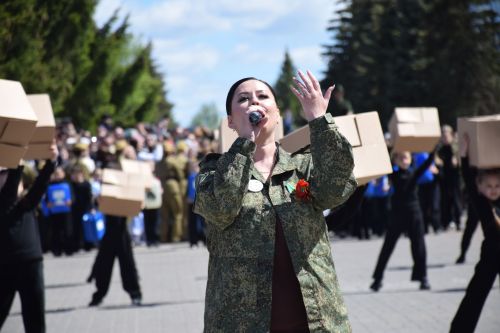 В Нурлате прошел Парад Победы: подвигу героев и память, и слава