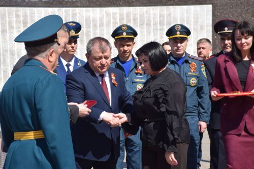 В Нурлате прошел Парад Победы: подвигу героев и память, и слава