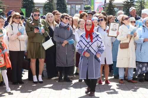 «Народный хор Победы» в Нурлате: сотни голосов исполнили главные песни весны 1945 года
