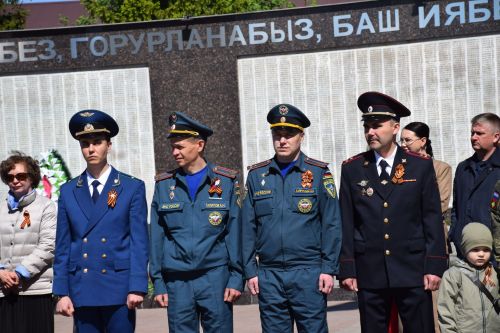 В Нурлате прошел Парад Победы: подвигу героев и память, и слава