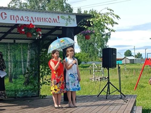 В Мамыкове звонко встретили Троицу и День села