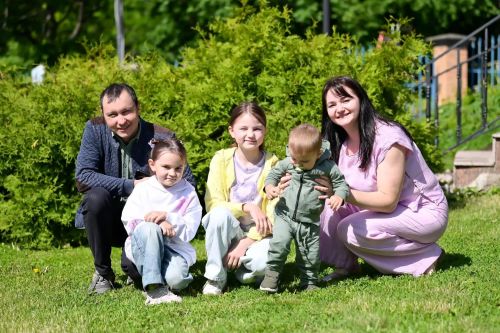 «Вишнёвая Поляна» распахнула двери для первой смены