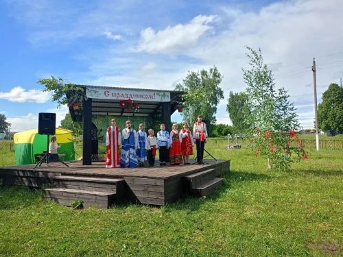 В Мамыкове звонко встретили Троицу и День села